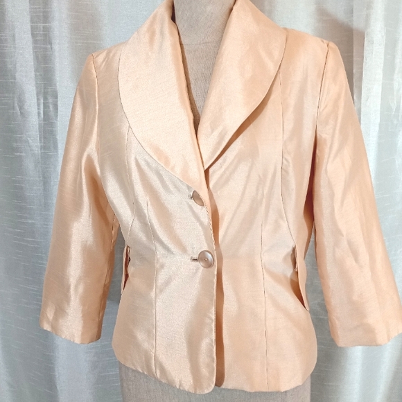 Larry Levine Jackets & Blazers - Larry Levine Satin Suit Jacket, Gold, Spread Collar, pearlized Buttons, Flaps, 4